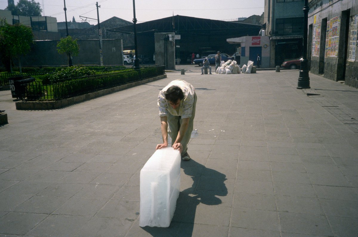 BlindIndex's tweet image. in 1997, artist Francis Alÿs spent nine hours pushing a block of ice through the streets of Mexico City, kicking it along until it shrank to the size of an ice cube and finally melted away

the performance was later turned into a four-minute video titled The Paradox of Praxis 1,…