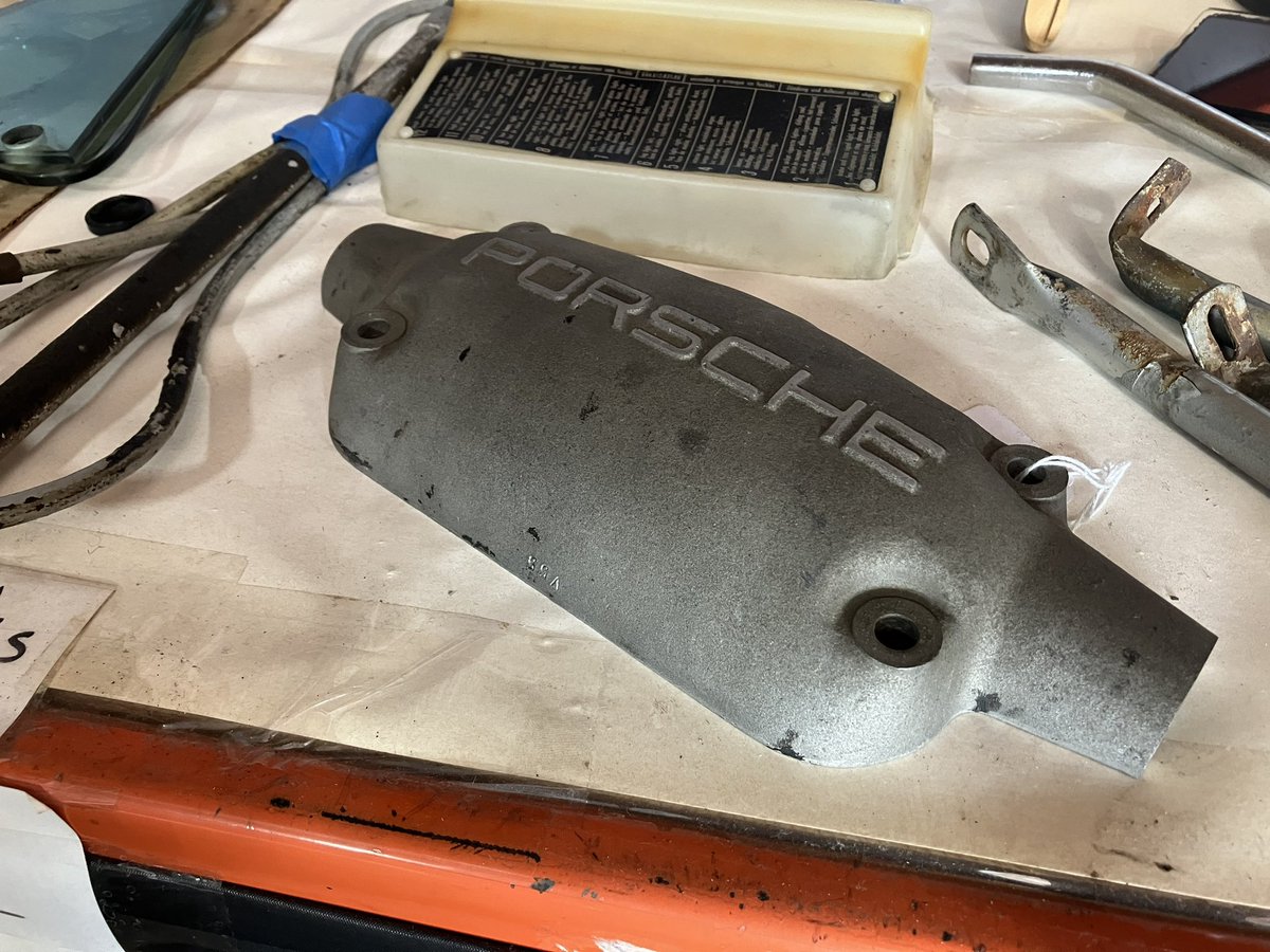 PORSCHE718RS60's tweet image. カルフォルニアから連れ帰った聖遺物を手に色々と楽しかった10日間に思いを馳せてます💫
#4CAM
#Carrera2
#PORSCHE550Spyder