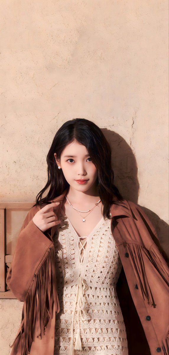 지은시
IU X J.ESTINA 
mobile wallpaper 
#아이유 #IU