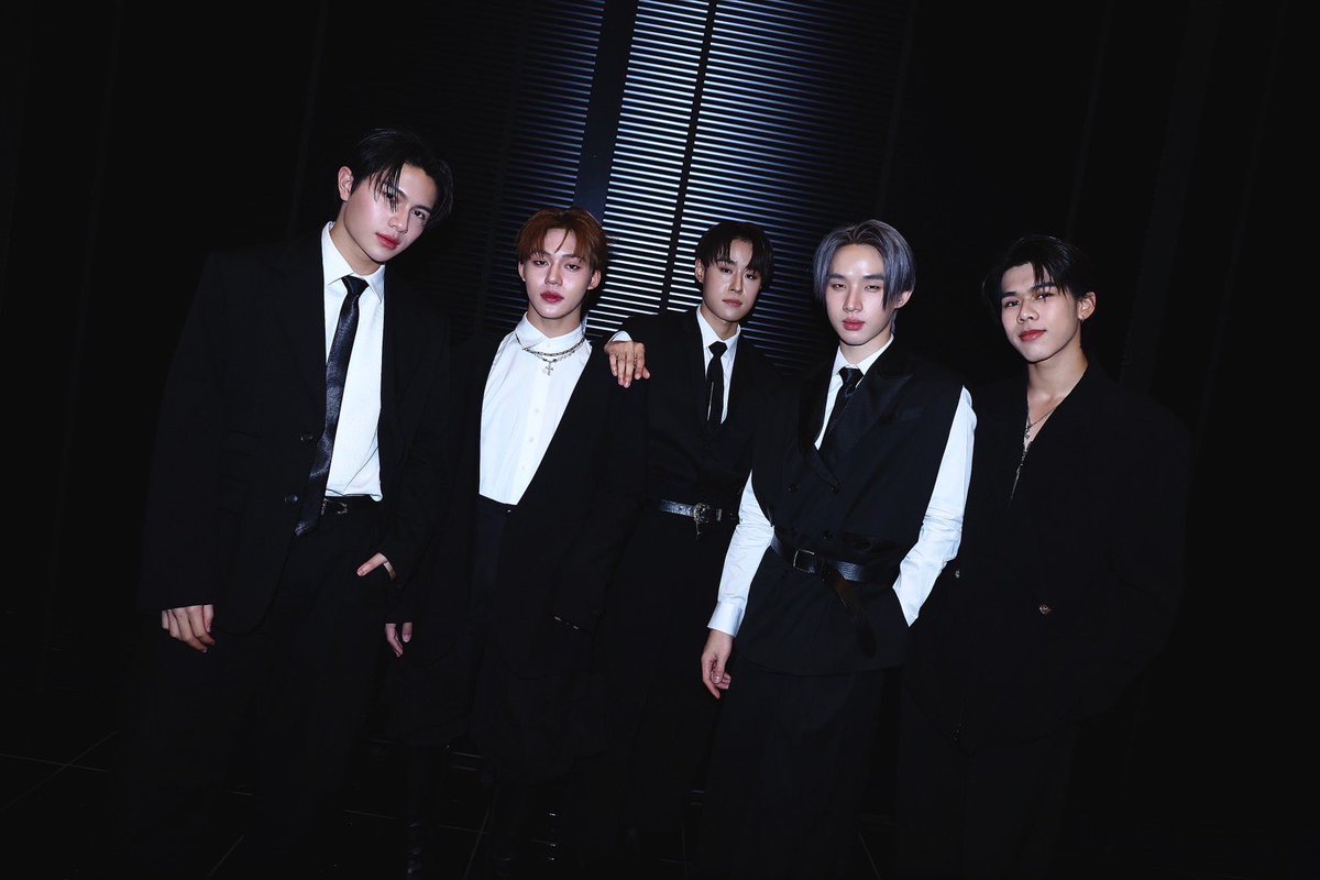 LYKNofficial's tweet image. LYKN in Tokyo 🐺✨

#LYKNASIATOUR
#LYKNASIATOURxTOKYO
#LYKN
#RISERMUSIC
#GMMTV