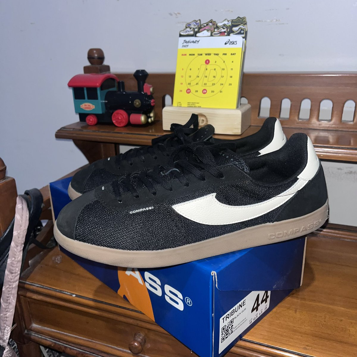 Dijual / WTS

-  compass X Boy Pablo (43) new
- compass X Unkl (42) new
- compass vintage green (42) new
- compass tribune (44 fit 43) used 95%

Dm dm saja bagi yang minat