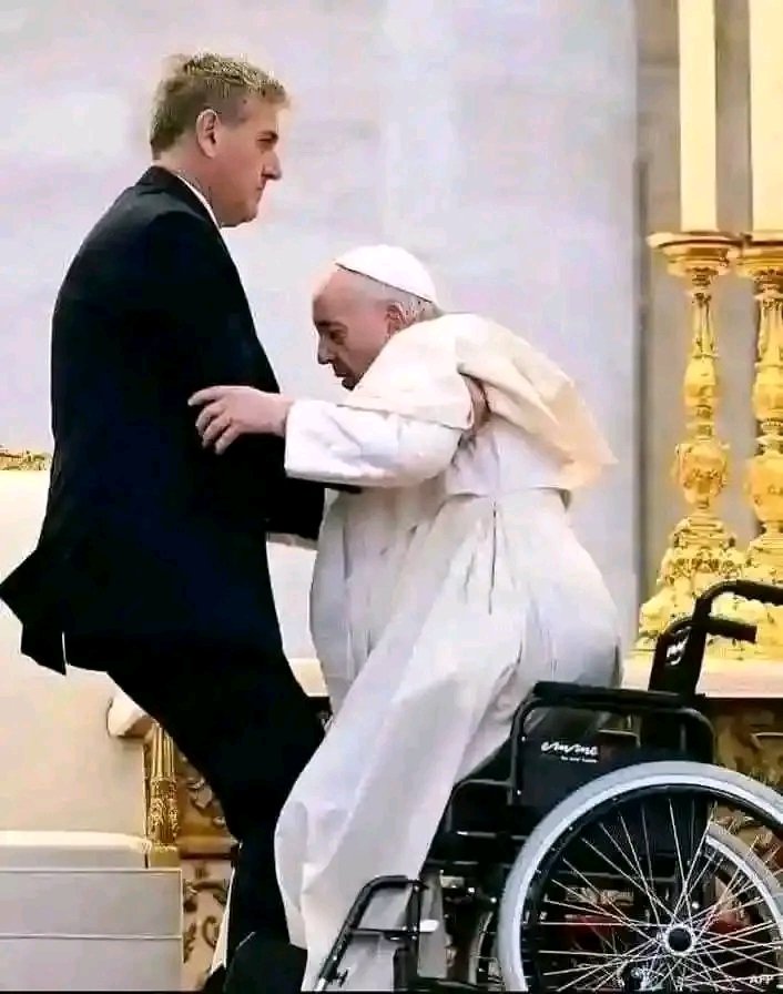 dekim_Kalvino's tweet image. The way Pope is fighting to stay alive here on earth. How bad is situation in heaven?