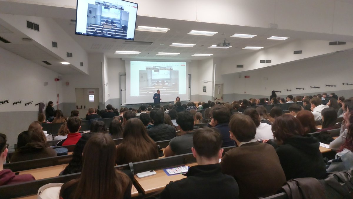 Francesco Fasani (@fasani_f) on Twitter photo Open day at <a href="/LaStatale/">Università degli Studi di Milano</a> SPES - today we introduce our undergraduate programmes to hundreds of high school students
I'll try my best to present our newborn ECON - Behaviour, Data and Policy <a href="/DemmUnimi/">demm_unimi</a> Open day at <a href="/LaStatale/">Università degli Studi di Milano</a> SPES - today we introduce our undergraduate programmes to hundreds of high school students
I'll try my best to present our newborn ECON - Behaviour, Data and Policy <a href="/DemmUnimi/">demm_unimi</a>