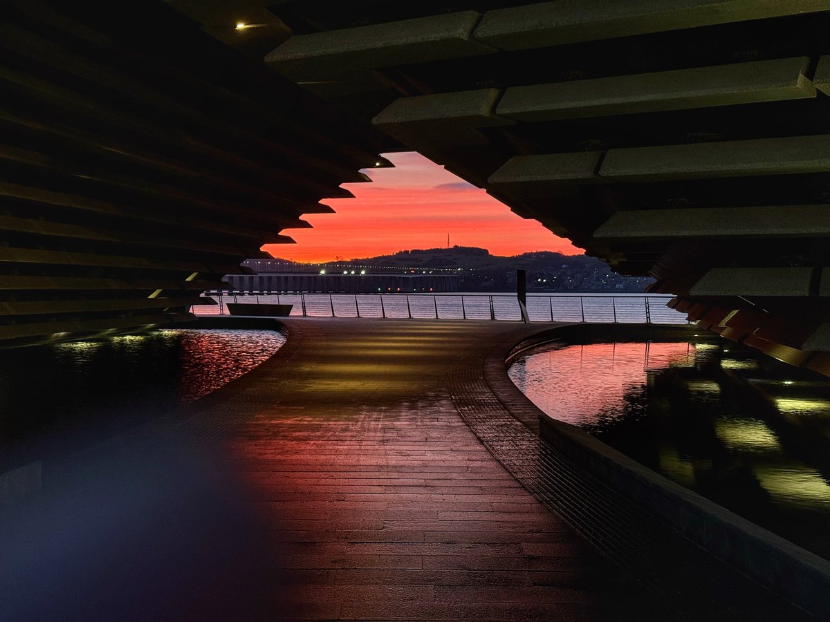 dav1dar's tweet image. Sunrise at the V&A Dundee.
#Sunrise, #VADundee, #Dundee, #iPhone16Promax