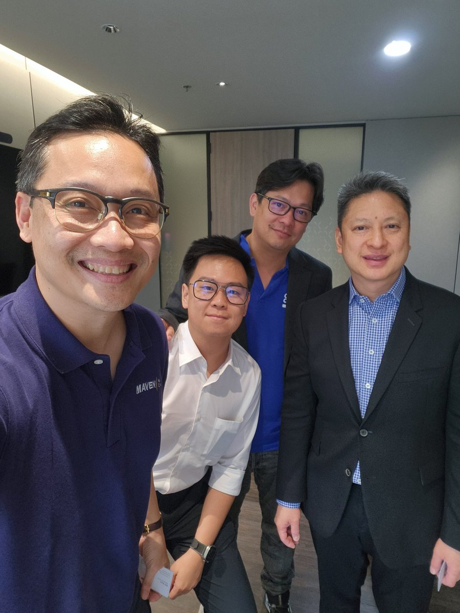 Warm discussion about investing in Thailand with mr. Ravi, the Deputy CEO of GULF, a $17.2b power company in Thailand. 

#BBinBangkok #mavenasiacapital