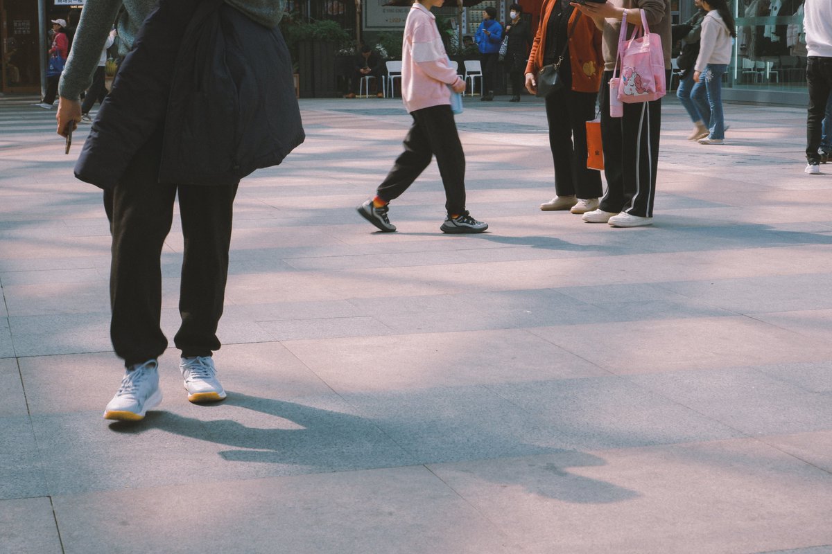 Okahida's tweet photo. Random Visual : 30/365
Look down/Look up
Sekalian nyobain Hakumei dr set Fukugen-nya @kevinpramudya_
Sudahkah anda foto random hari ini?
#randomvisual
#okanyekrek
#fujixseries
#shanghaidailylife https://t.co/vf91U9LKjv