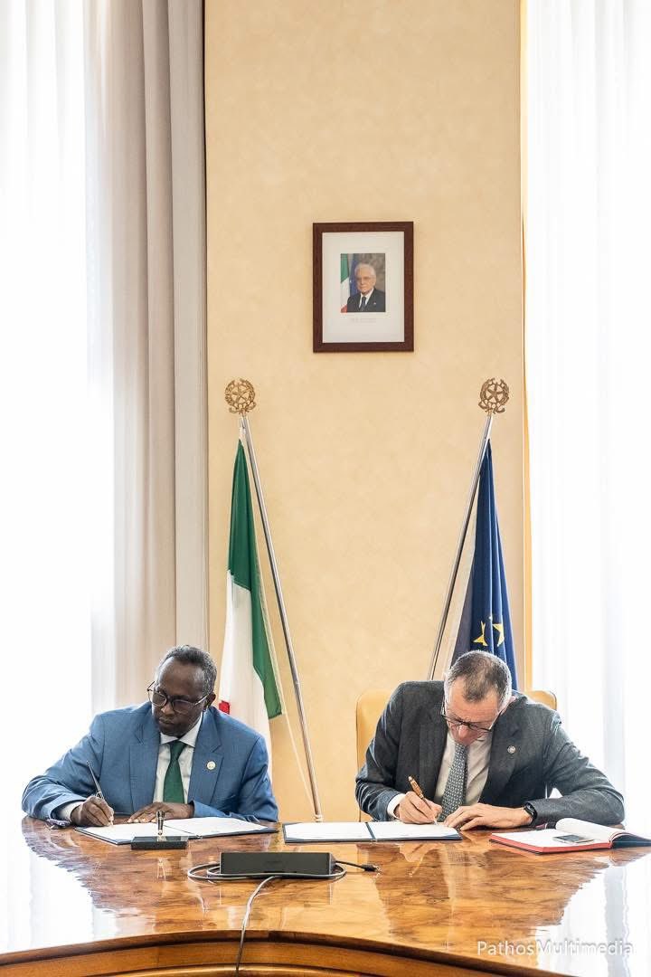Bashircabdulle's tweet photo. #Congratulations @Somali_NU 🇸🇴🤝🇮🇹@UniTrieste 
Its my pleasure to see that we have come to end of a long waited journey. It marks a significant milestone in our partnership, and we are truly honored to collaborate with such a prestigious University.
#MoU
#UNITS
#SNU
#Partnerships https://t.co/VPrS4iAy2v