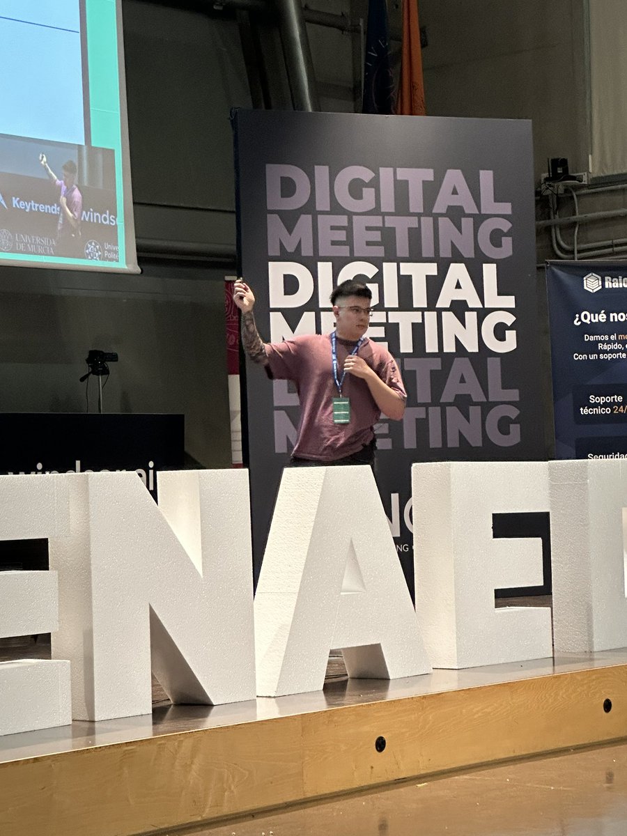 La ponencia de <a href="/manu__martinm/">Manuel Martín</a> ha sido para guardar como fondo de armario. Ideas para aplicar la IA a la optimización de campañas explicadas con rigor y bases sólidas, sin humo. Muy grande! #ENAEDM25