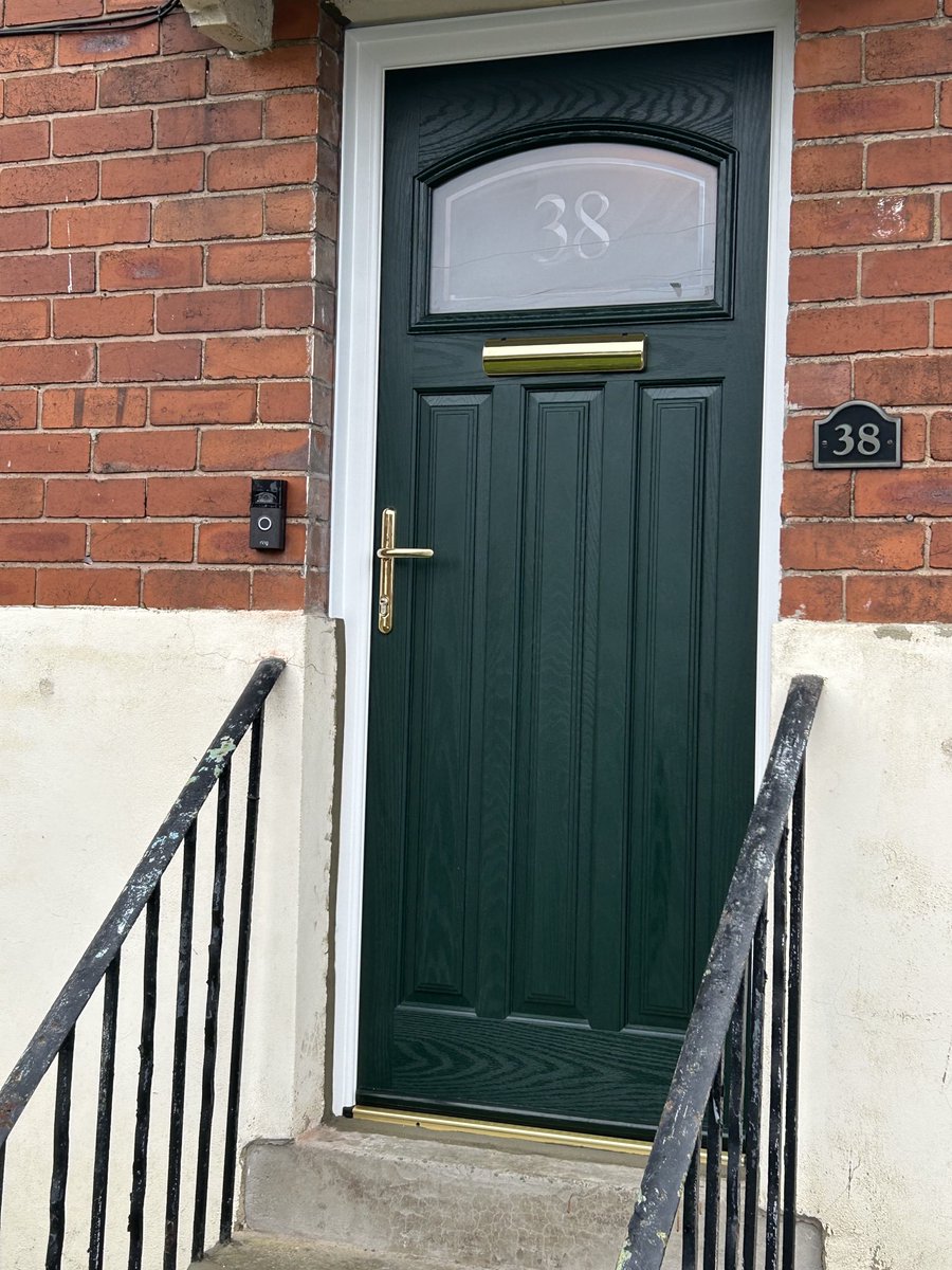 HarrogateW's tweet photo. New composite door installation, lots of styles to choose from using our door designer on our website https://t.co/wtg21TNScY.  #Harrogate https://t.co/8utWVZKvZX