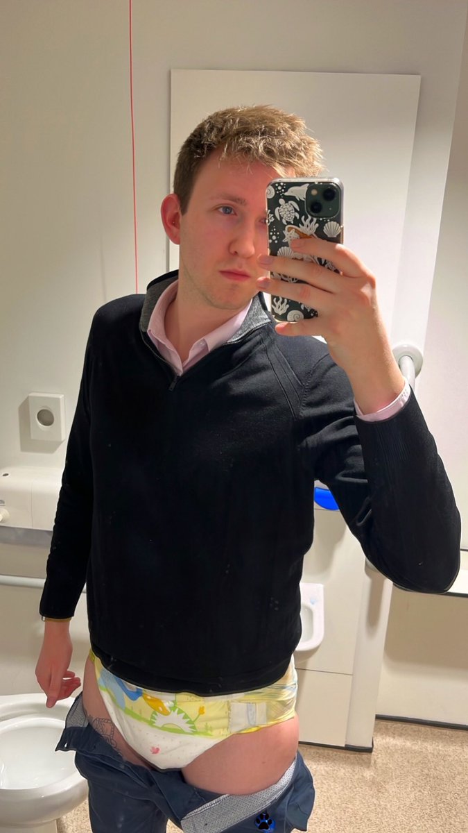 POV you’re getting an eye test: A or B 

#mrbusinessbaby #diaperboy #bedwetter #twink #incontinent #diapertwink #nappytwink #nappyboy #abdl #abdlboy #diaper #nappy #diapercheck #gaynappyboy #gaydiaperboy #gaybedwetter