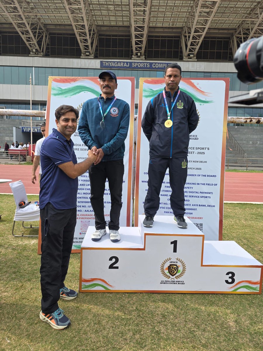 UKFireServices's tweet photo. त्यागराज स्टेडियम नई दिल्ली में आयोजित 3rd ऑल इंडिया फायर सर्विस गेम 2025 में #Long_Jump (35+Age) में उत्तराखंड फायर सर्विस से फायरमैन #मदन_सिंह_फर्स्वाण ने शानदार प्रदर्शन कर #Silver मेडल जीतकर राज्य का मान बढ़ाया।
#Congratulations #longjump #silvermedal 🥈
@uttarakhandcops https://t.co/Pa4x5BKMac