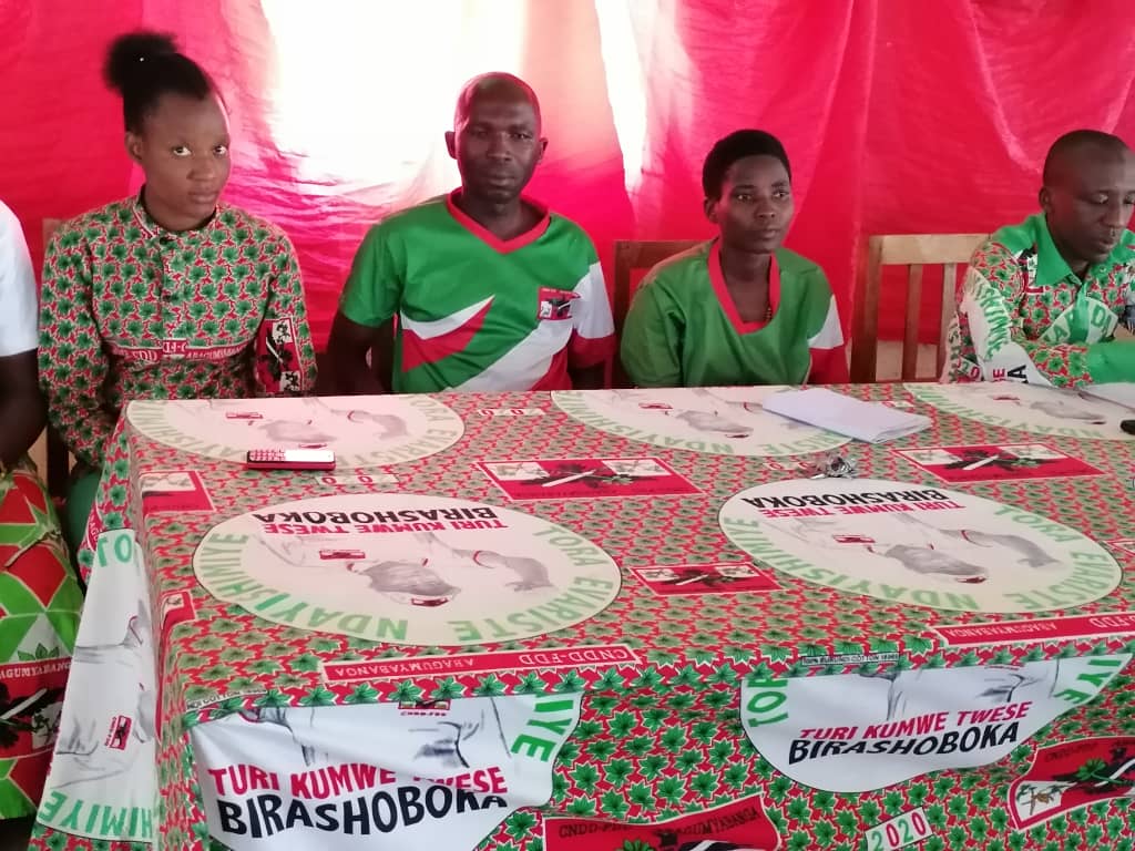 CnddFddBuhumuza's tweet photo. Intumbero y' izo ngendo n' ukuyaga n' abakenyererarugamba ibijanye na Kahise k' igihugu cacu, kumenya iyo igihugu cavuye, aho kigeze n' iyo kija. Bahamagariwe kandi no guhagararira amahoro n' umutekano yo soko ry'iterambere rirama.
@CnddFdd 
@DorianeMunezero https://t.co/tFaUN2lDKj