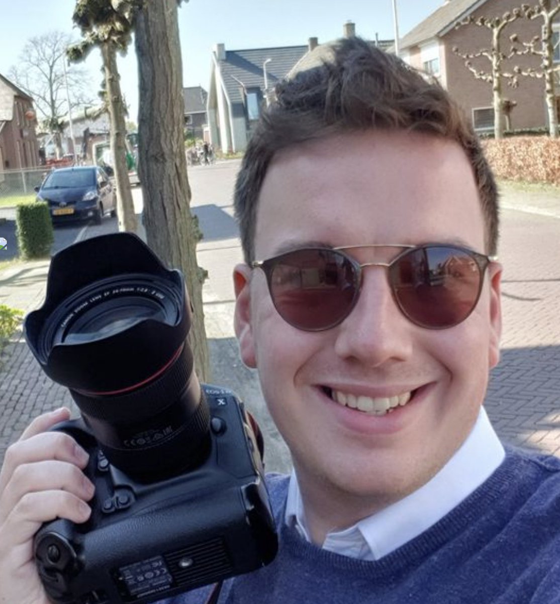 David van Haren was bijna vanaf het begin betrokken bij Ien, de podcast, als fotograaf en later ook als technicus bij de opnames. Vrijwel onzichtbaar maar zeer aanwezig.

Heel veel dank aan hem voor z'n hulp en ideeën!

Meer weten?  Klik hier: davidvanharen.nl