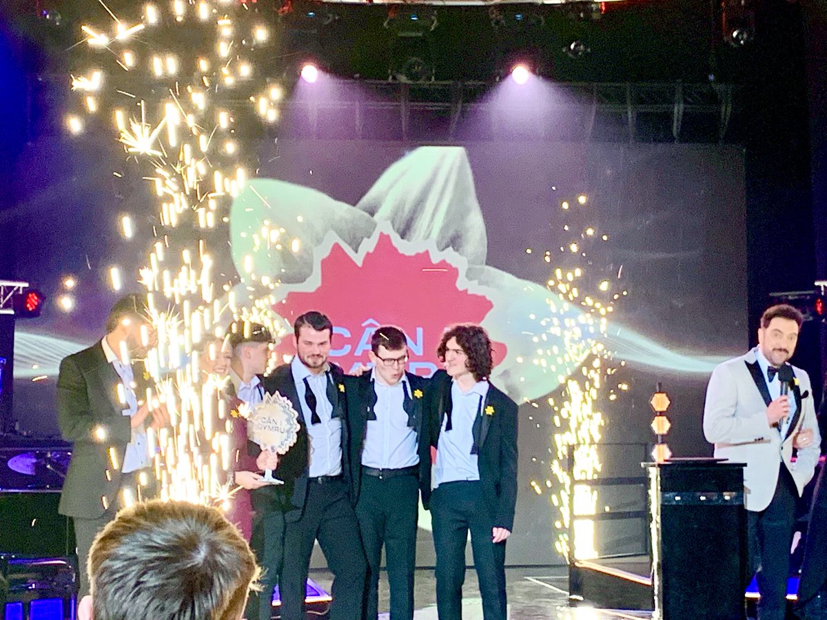 PLANED_Cymru's tweet image. 🏴󠁧󠁢󠁷󠁬󠁳󠁿 🌼 Dydd Gwyl Dewi Hapus 🌼 🏴󠁧󠁢󠁷󠁬󠁳󠁿 
🏴󠁧󠁢󠁷󠁬󠁳󠁿 🌼 Happy St David’s Day  🌼 🏴󠁧󠁢󠁷󠁬󠁳󠁿 

Llongyfarchiadau / Congratulations also to #DrosDro who won #CanIGymru 2025 with their song Troseddwr yr Awr - featuring our own team member Celt Scourfield on keyboards 🎹 👏🏻
#CiG2025 #PLANED #GrymusoCymunedau