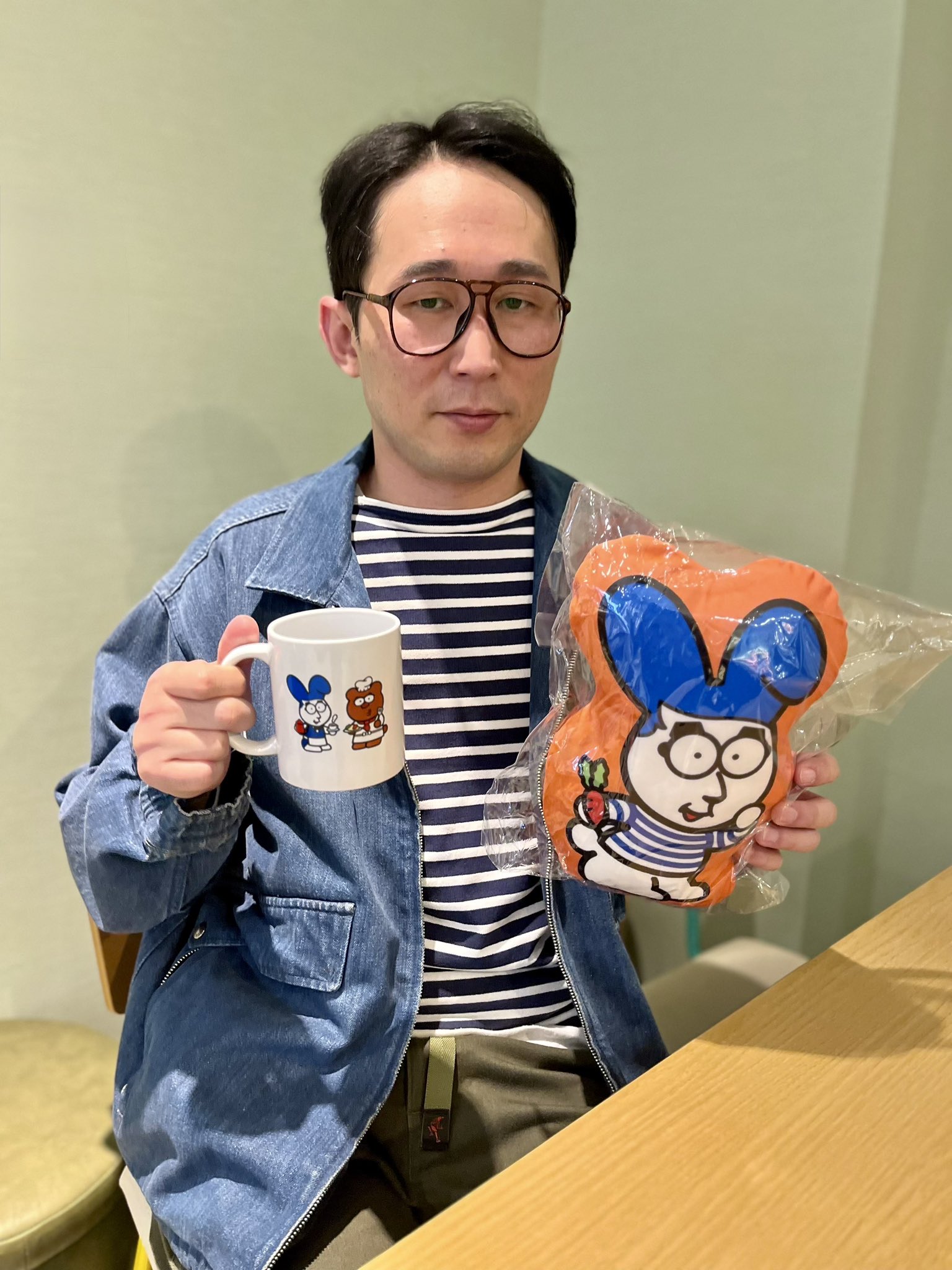【シソンヌ×天久聖一】 ヴィレッジヴァンガード限定 クッション コックさん シソンヌ×天久聖一】～ヴィレッジヴァンガード限定コラボグッズ
