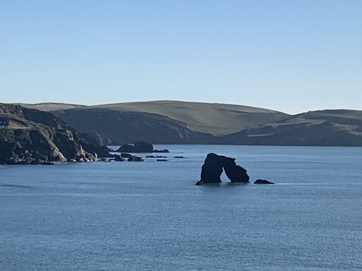 jabberworks's tweet image. It’s the Thurlestone!! That rambling isle from ‘Oliver and the Seawigs’ has rambled all the way to Hope Cove, on the Devon coast! 
@philipreeve1 #Seawigs