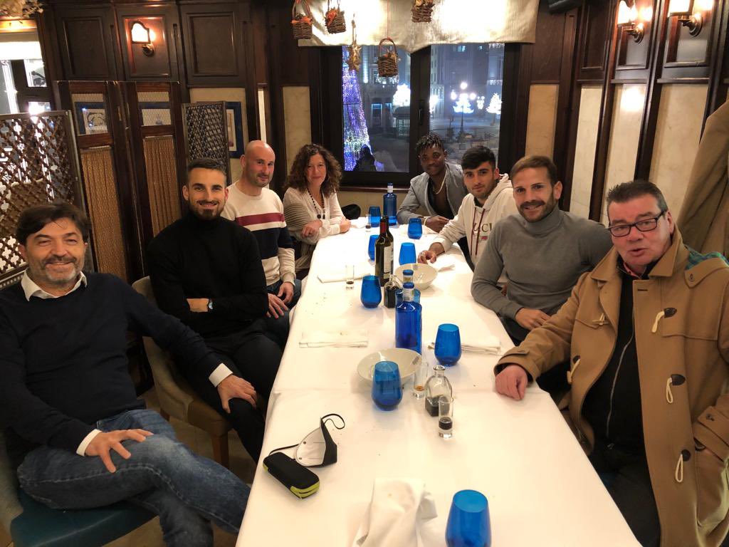 Iñaki Canal, quien fuera fisioterapeuta de la Academia Intersoccer y del U.P. Langreo, se proclama CAMPEÓN de ESPAÑA de 400 metros. ¡Bravo Iñaki! Campeón también de afectos y valores…