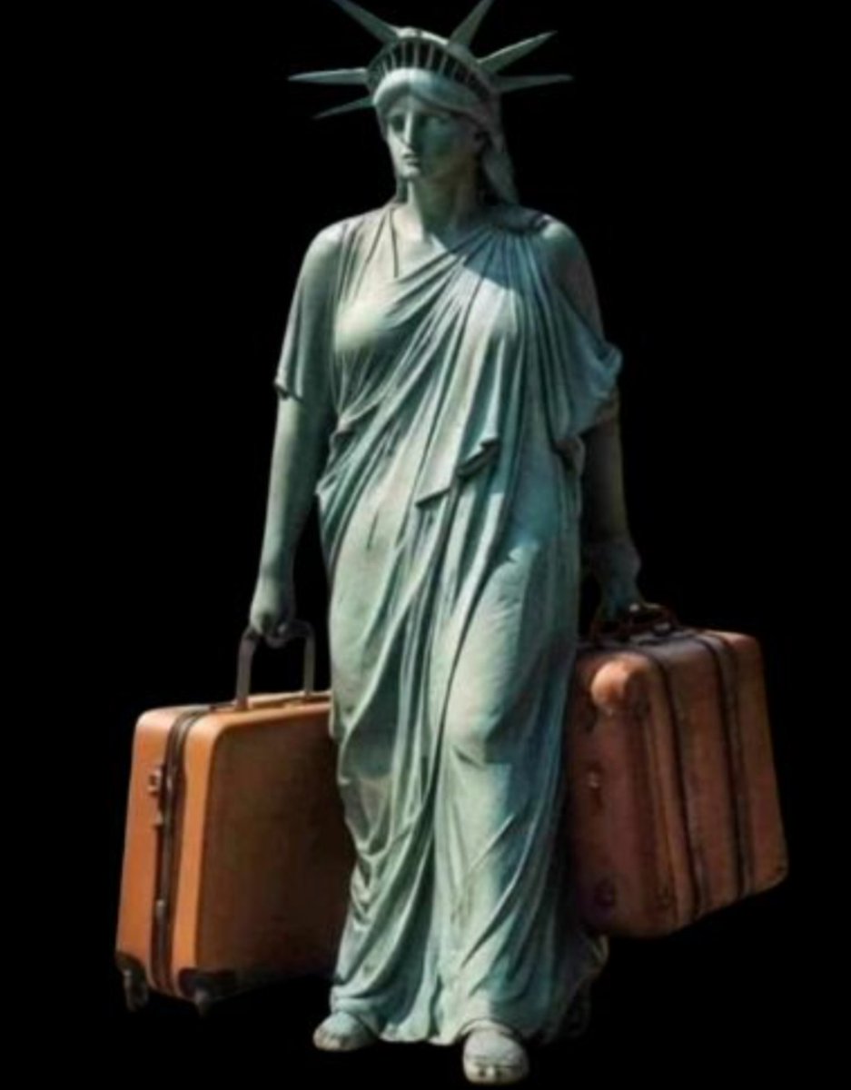 redheadfra's tweet photo. Poor Americans, we are sorry and ashamed for you! 
Slava Ukraine ! https://t.co/FVRqc3NyEm