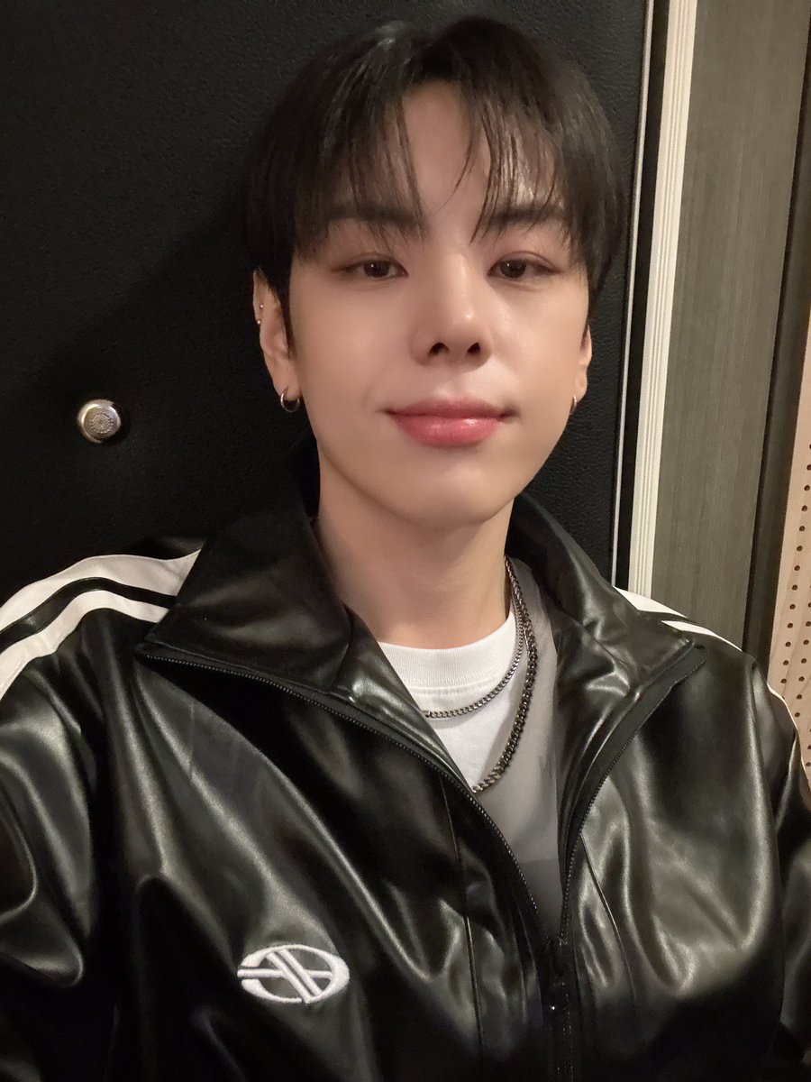 WEi__Member's tweet photo. [#대현] 주말 잘 보내깅! https://t.co/d9mfsgjVRV