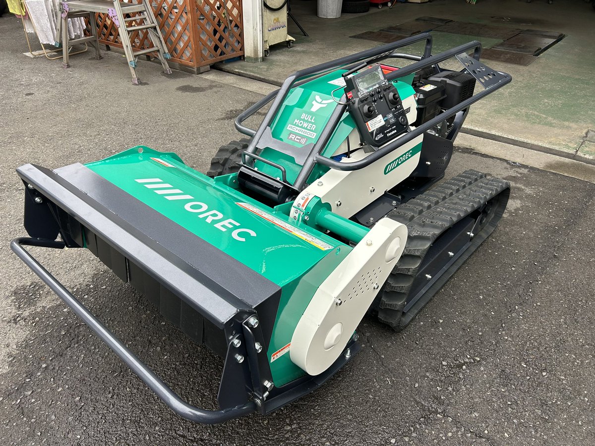motsnabe's tweet photo. ラジコン草刈機始めます

納車されました‼️

プロポはフタバです。
#ラジコン草刈機
#OREC
#オーレック
#RCHR800
#喜多農機
#播磨畦師
#ため池みらい研究所 https://t.co/5Mp2tyAAnn