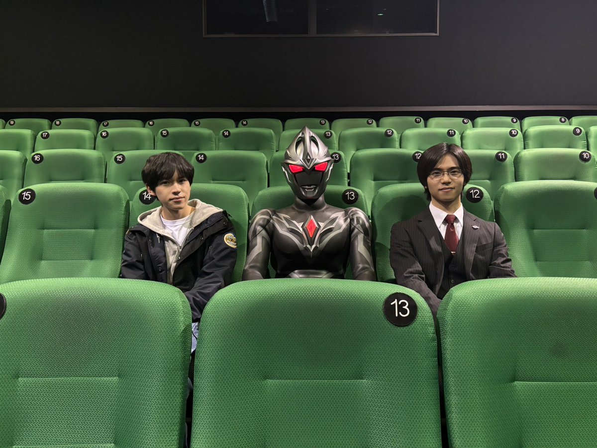 ぎゅぎゅっと、してます。
本日も舞台挨拶ありがとうございました！
明日は愛知へ向かいます💨
#ウルトラマンアーク