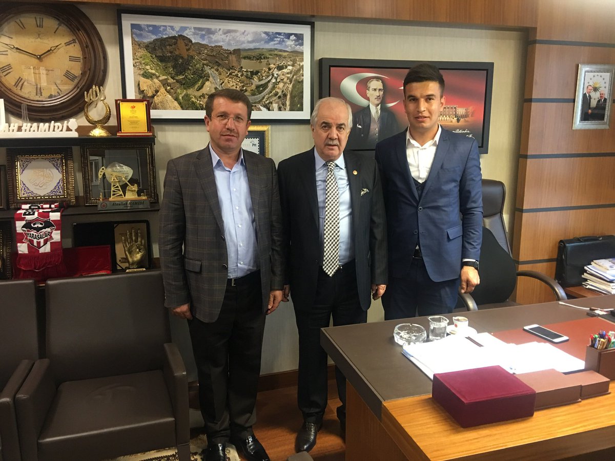 Merhum milletvekilimiz Sayin Ataullah Hamidi'yi vefatinin sene-i devriyesinde rahmet, minnet ve dualarla aniyoruz.
Ömrünü milletine ve memleketine hizmet etmeye adamis, çaliskanligi ve mütevaziligi ile gönüllerde taht kurmus degerli büyügümüzü unutmak mümkün degil.