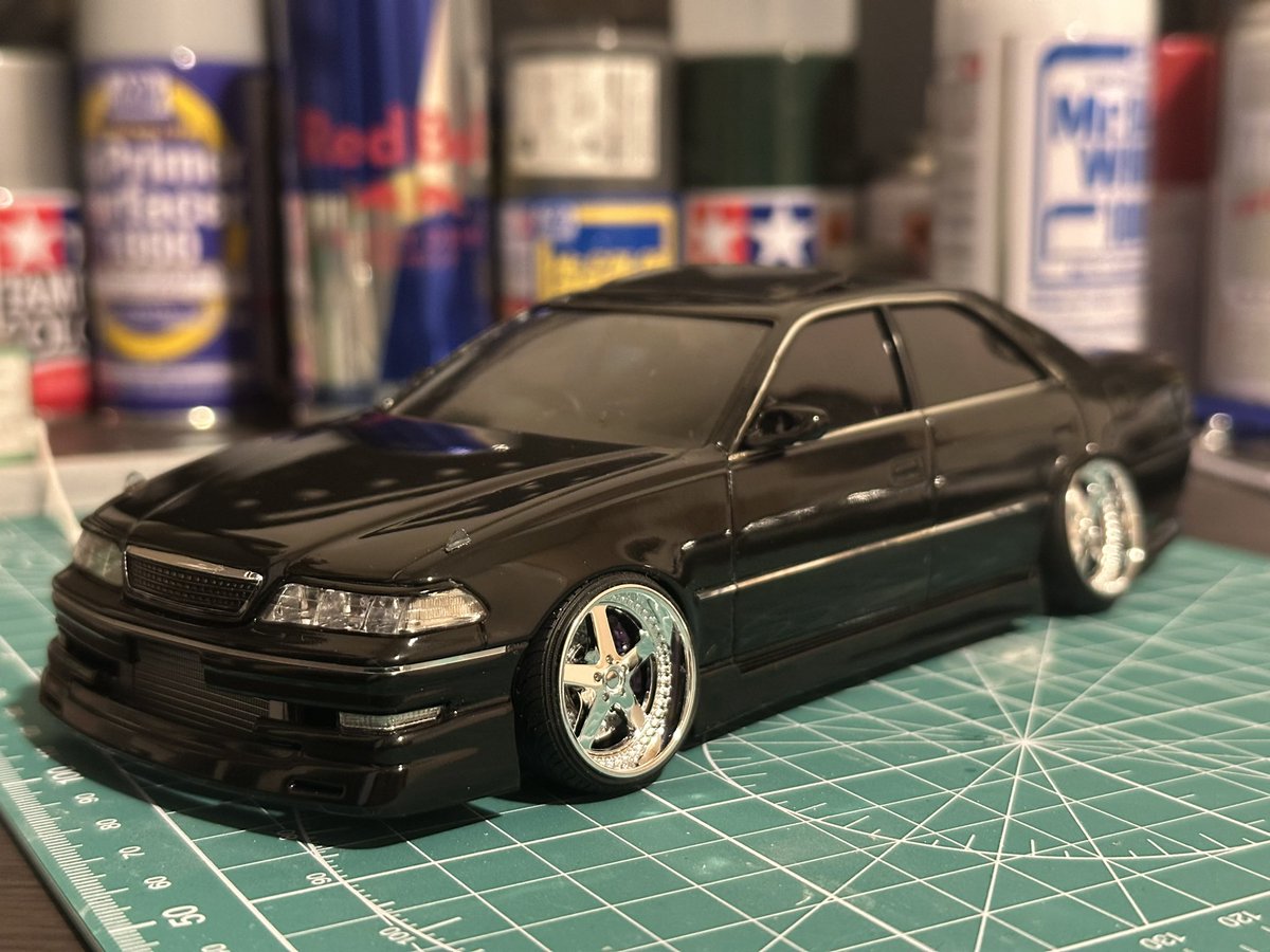 kochi2810's tweet photo. ⑦

足回り調整とフェンダーマーカー

18インチが理想でしたけどアオシマエクイップは19なので、、
フェンダーマーカーはクリアパーツのランナーでそれっぽく適当に
マフラーはキットの砲弾×で60φデュアルイメージ！

⑦で完成予定でしたけどナンバー交付申請中🤣なので届いたら完成です◎ https://t.co/5NMnOYhFOP