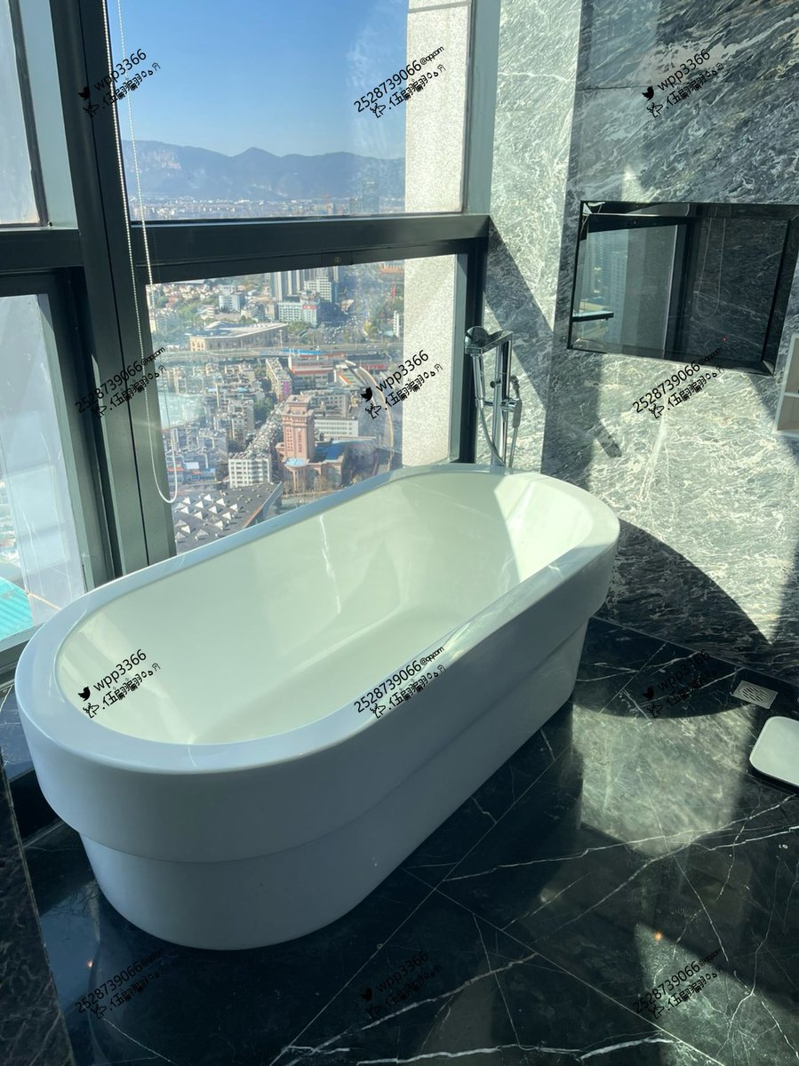 福利姬伍翩翩分享的黄推图片2 - 网红私拍内容