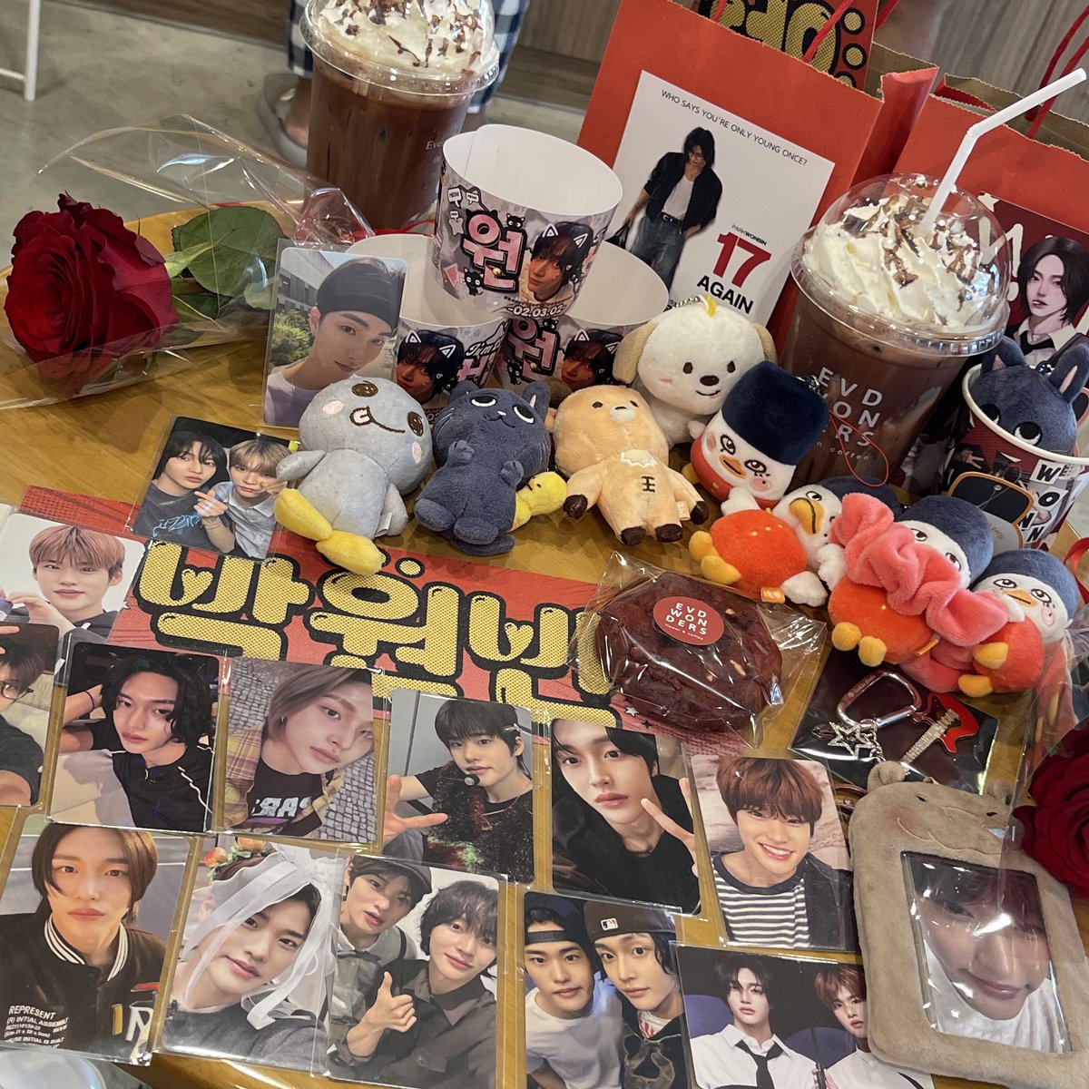 rainwet95's tweet image. ♡‧₊˚𝒽𝒶𝓅𝓅𝓎 𝔀𝓸𝓷𝓫𝓲𝓷 𝒹𝒶𝓎 🎂🐈‍⬛🎸ꕀ 
#OurBrilliantRockstarWonbin