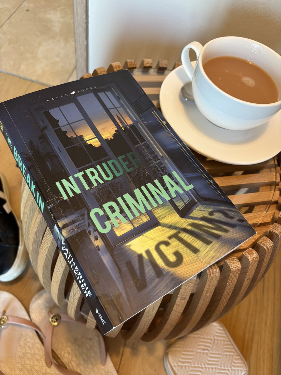 Amanda Reynolds (@amandareynoldsj) on Twitter photo Many thanks to <a href="/Alison_Edits/">Alison Hennessey</a> for sending <a href="/k_faulkner/">Katherine Faulkner</a> latest which is out in June. #TheBreakIn has Katherine’s trademark aspirational London living hallmarks plus a clever twisty plot & evocative writing on motherhood & female friendship. Loved it! Many thanks to <a href="/Alison_Edits/">Alison Hennessey</a> for sending <a href="/k_faulkner/">Katherine Faulkner</a> latest which is out in June. #TheBreakIn has Katherine’s trademark aspirational London living hallmarks plus a clever twisty plot & evocative writing on motherhood & female friendship. Loved it!