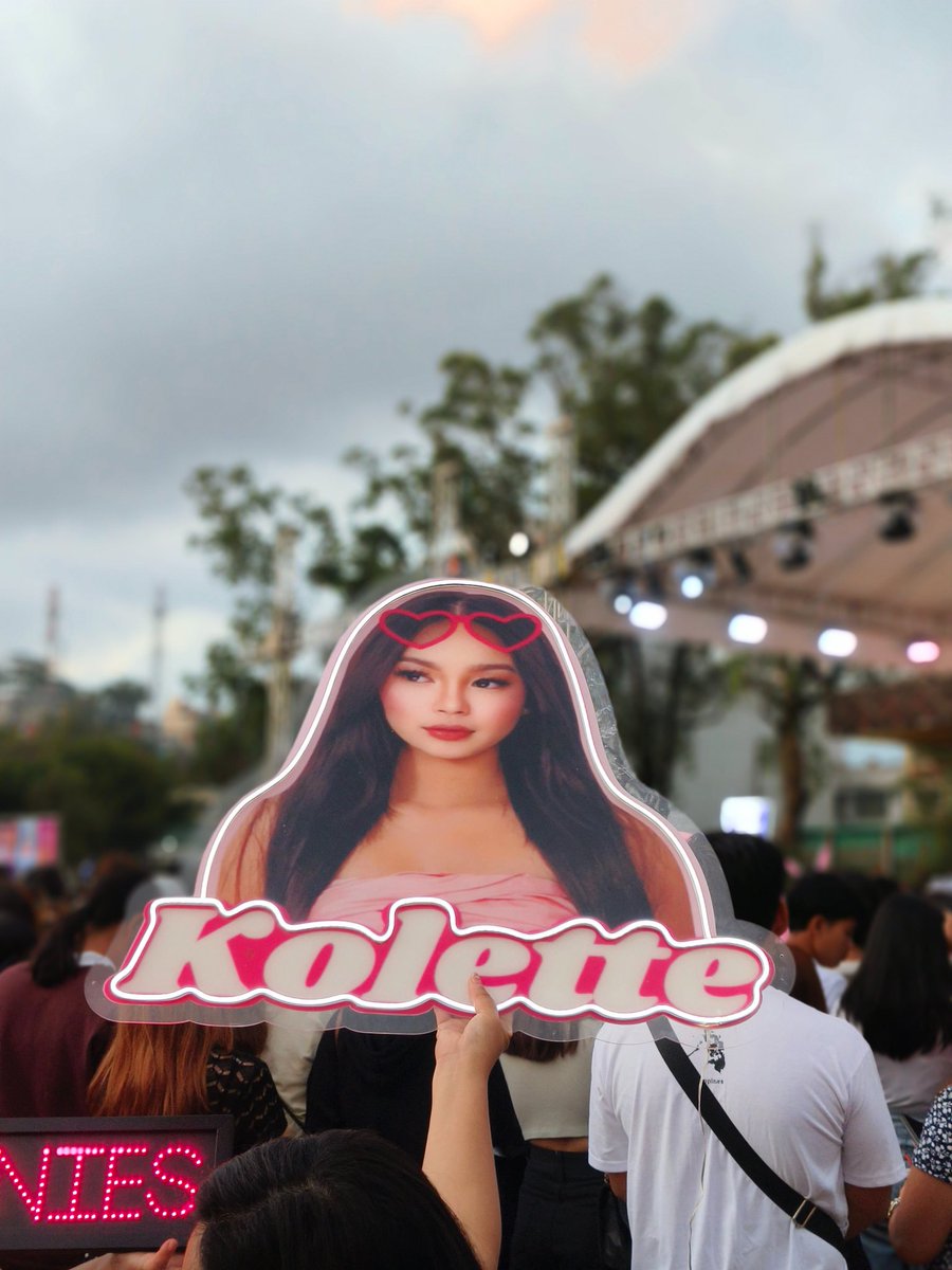_helloworld8's tweet image. Make some noise for Kolette!!!

KOLETTE BLOOMS