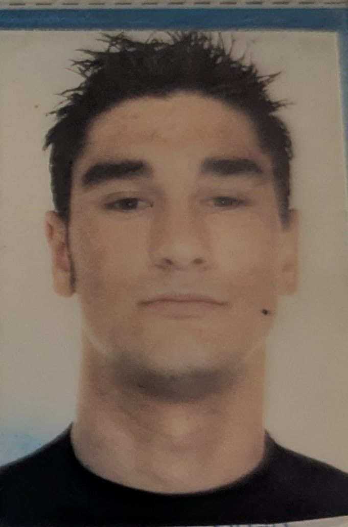 KaseO_real's tweet image. FELIZ 50 CUMPLEAÑOS 🎂🎈(otra vez)

Seguimos muy orgullosos de lo conseguido en estos 50 años.

Cuenta la leyenda que de pequeño cuando tu madre te preguntaba que querías ser de mayor, decías:

“Mamá, quiero sentarme debajo de un árbol y vivir de la caridad de la gente” Leyenda…