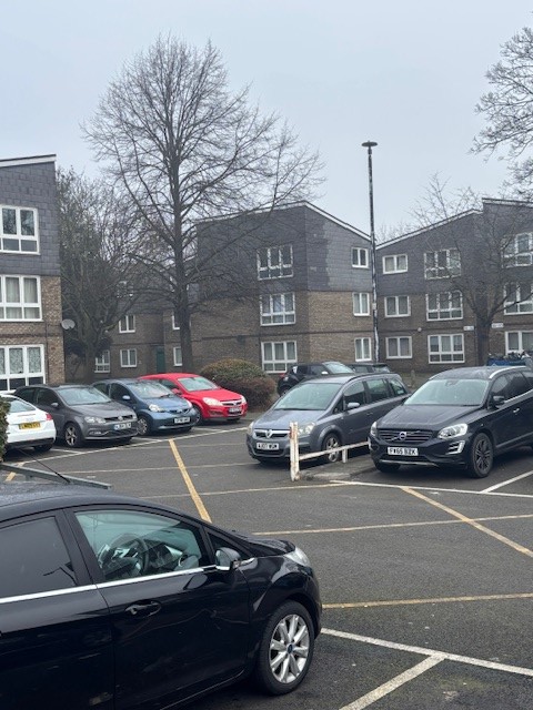 #Northbury
<a href="/MPSAbbeyKG/">Abbey Barking Police</a>
<a href="/MPSBarkDag/">Barking & Dagenham MPS</a> 
Meet your street Bateman Close