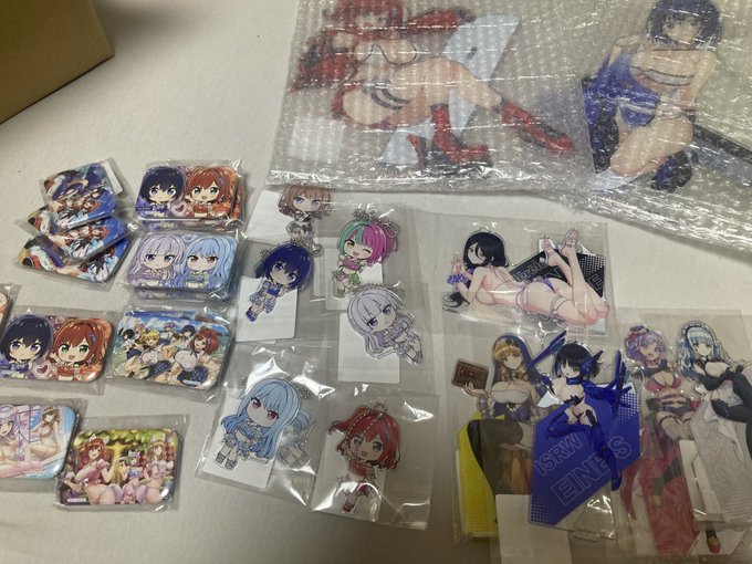 dmmスクラッチのやつ届いた丸〜 A賞は2個あるから1個は開けて使お