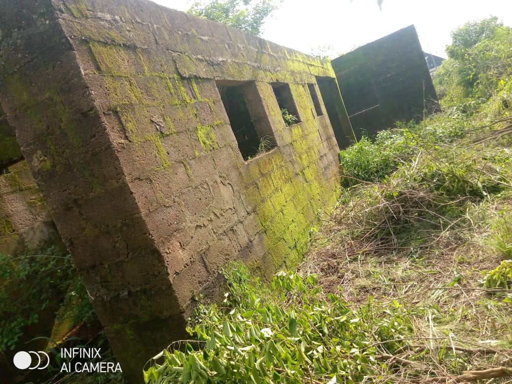BlinksProperty's tweet photo. Super super distress sales:

Uncompleted 4bedroom at th front with a detached incomplete 3 bedroom at the back on 60/120ft plot of land at obada in Abeokuta of Ogun state.

- very developed neighborhood 
- less than 5min drive to Lagos Abeokuta expressway. 

Distress: #5m only. https://t.co/VmJBAPQ8gE
