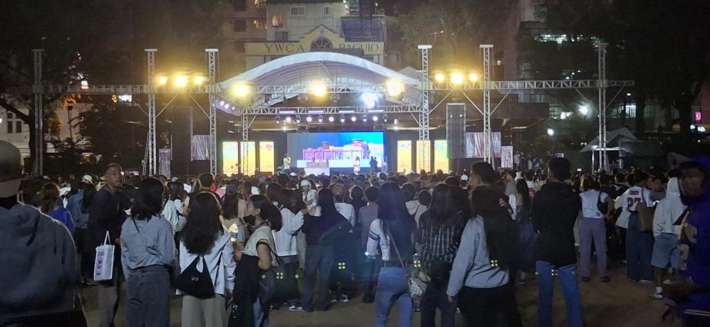 wid3we1rdw0rld's tweet photo. Isasabay ba ang program sa night market? https://t.co/zJ1Edj868X