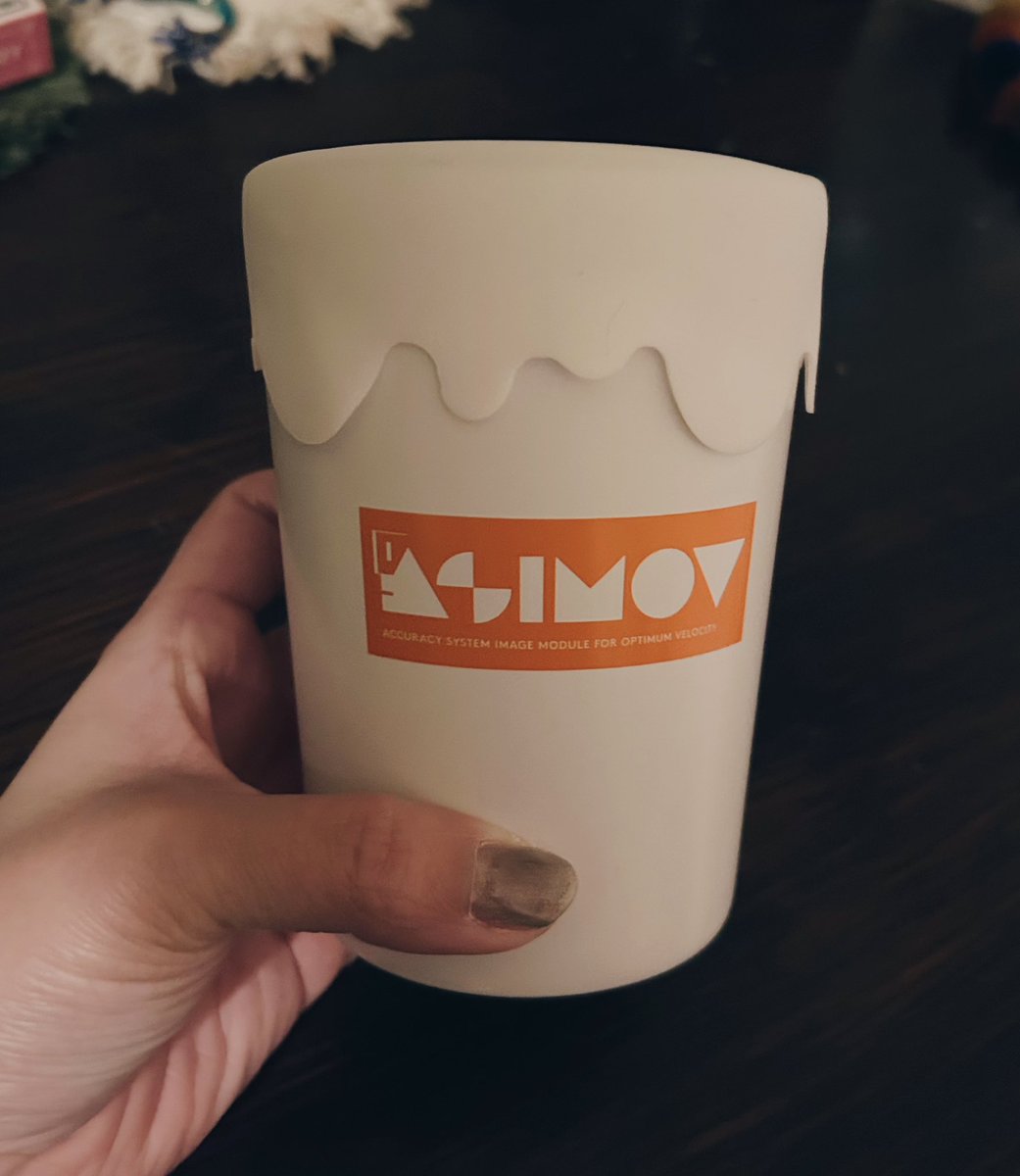 フタ欲しいなと思って100均のシリコンのやつ被せたら結構可愛い感じに

タンブラーのデザイン好きだな〜〜〜〜青いほうも買えばよかった・・・・・次行ったときに出会えたら買おう・・・・