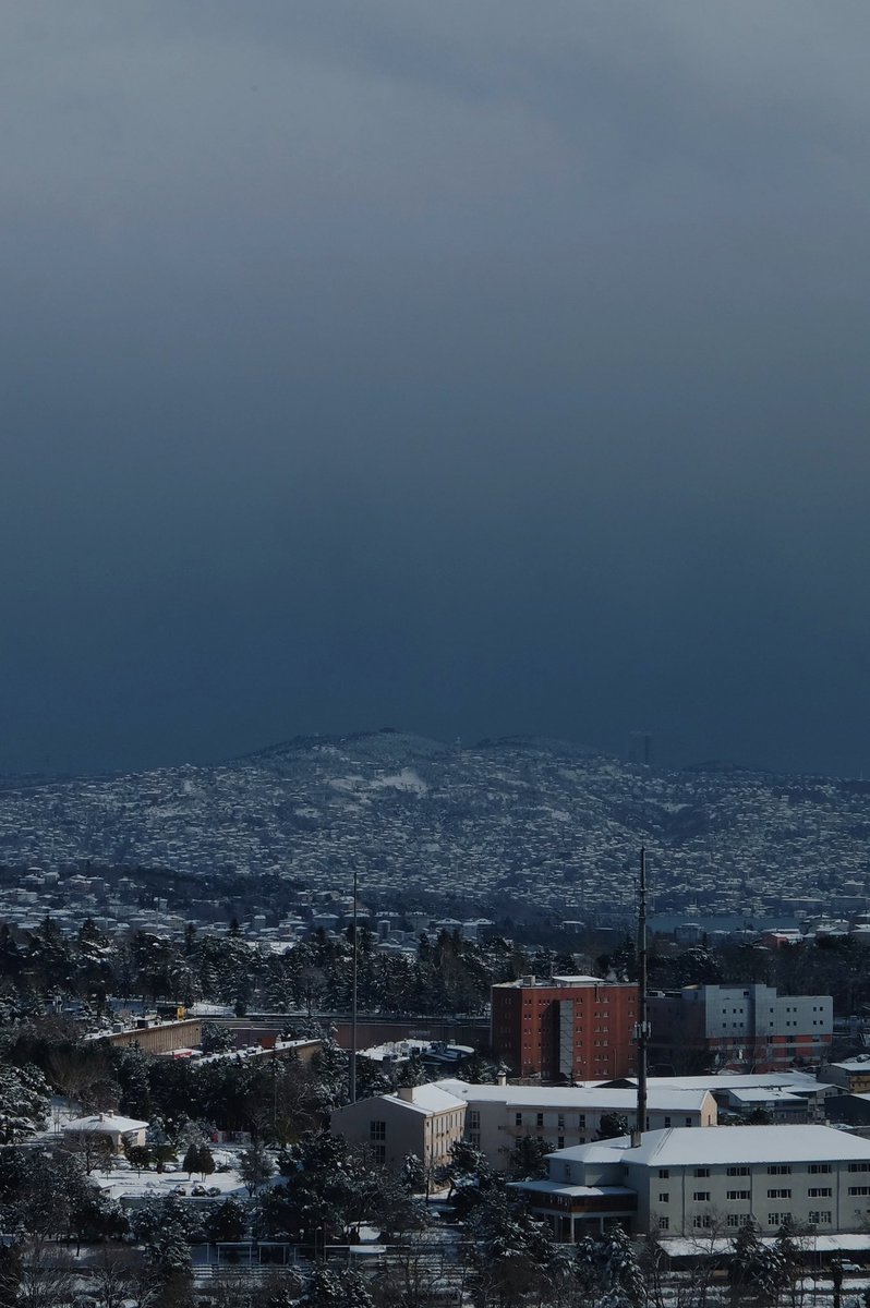 heyitscanci's tweet image. Snaps from last week’s snowstorm in Istanbul #VSCO