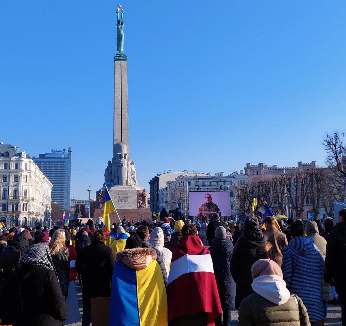Latvija vienmēr būs kopā ar Ukrainu, lai panāktu taisnīgu un ilgstošu mieru - ko Ukrainas iedzīvotāji jau sen ir pelnījuši. 
Eiropa kopā ir pietiekami spēcīga, lai apturētu Krievijas agresiju. 
Mūsu darbs ir panākt lēmumus, kas ļauj to nodrošināt.

#StandWithUkraine 🇺🇦