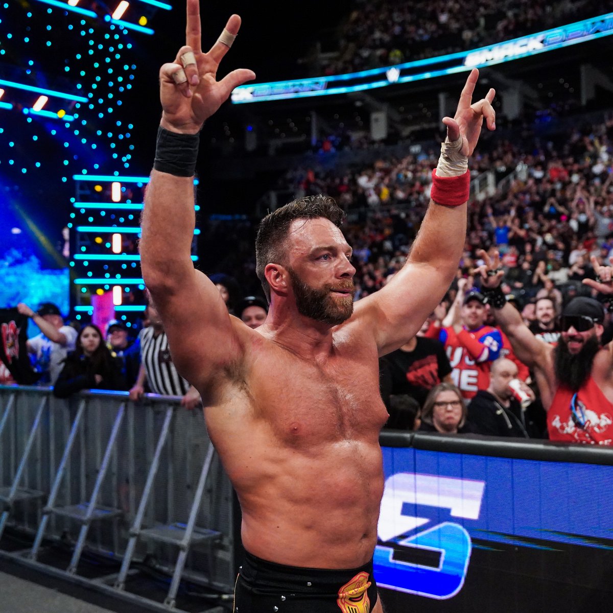 WWESEAsia's tweet image. Today on #SmackDown, @TheRock enticed Undisputed WWE Champion @CodyRhodes to accept his challenge at #WWEChamber PLUS @RealLAKnight became the definitive No. 1 Contender to the #USTitle. 

FULL RESULTS: wwe.com/shows/smackdow…