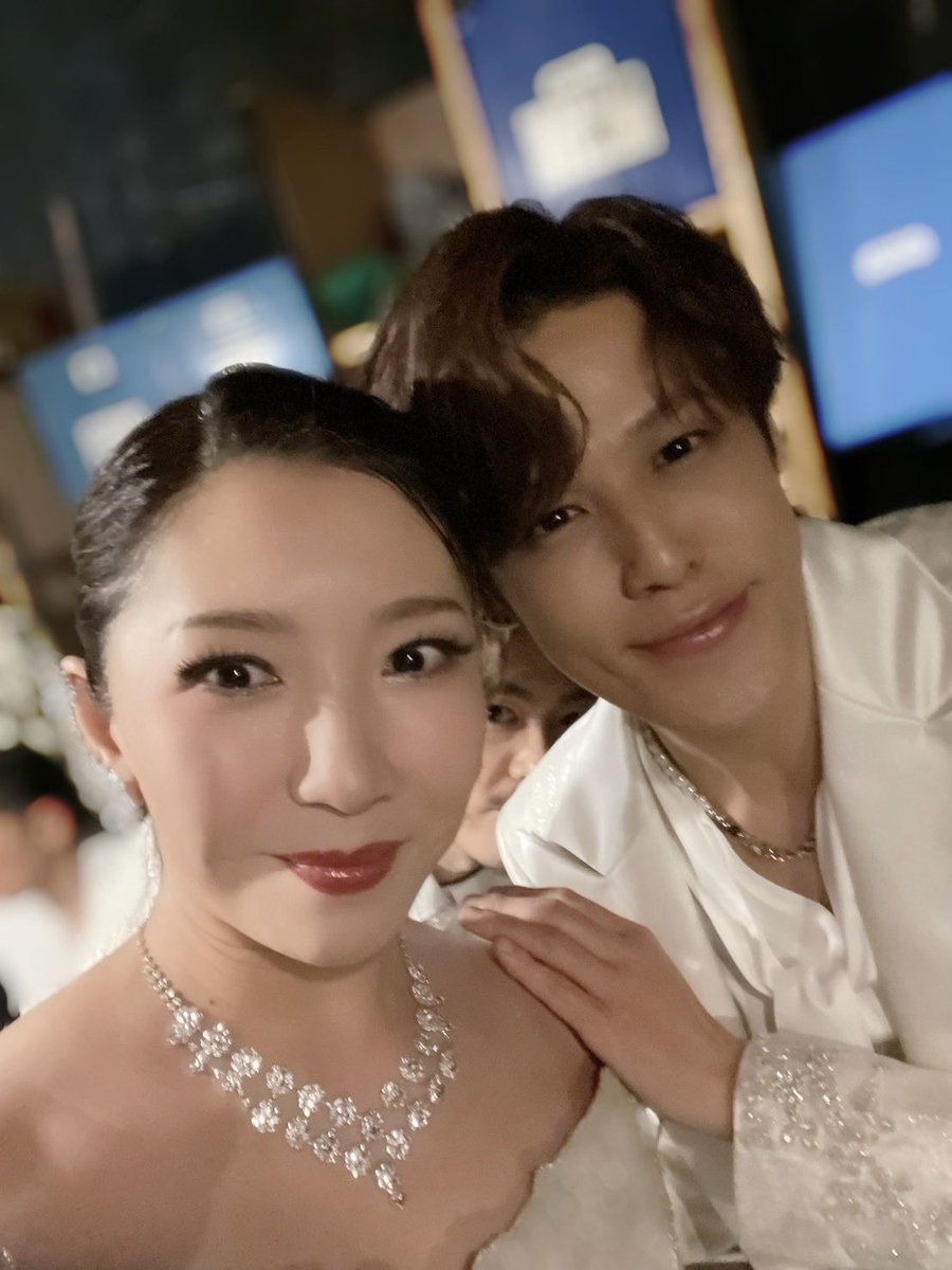 V_T_Sato's tweet image. 帝劇コンサート
「THE BEST」

瀬奈じゅんさん☆
色気のある歌声
優しくもカッコいいそのお姿
とってもとっても素敵でした♪
またご一緒出来ますように！！

#瀬奈じゅん
#佐藤隆紀
#宮野真守
#佐藤隆紀を探せ