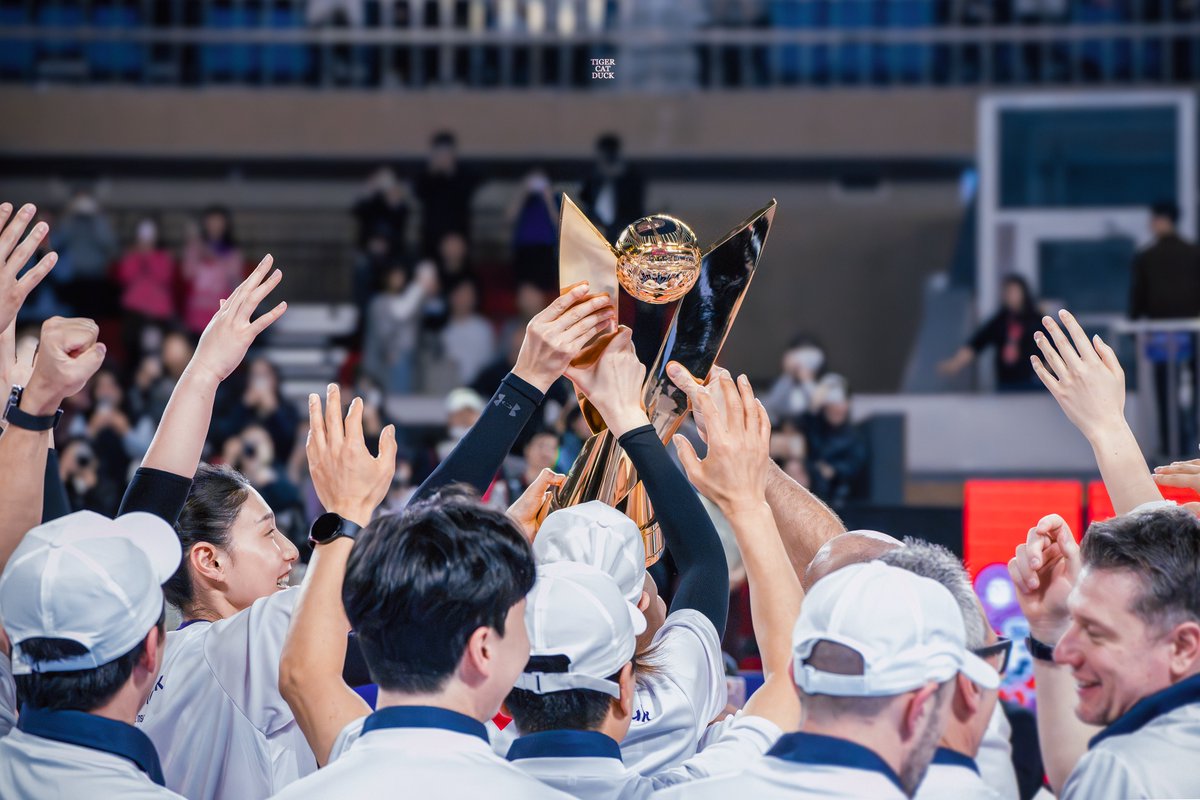 tigercatduck's tweet photo. 24-25 V리그 흥국생명 정규1위
🏆트��피🏆

250301 #김연경 https://t.co/TiKTFcD7g8