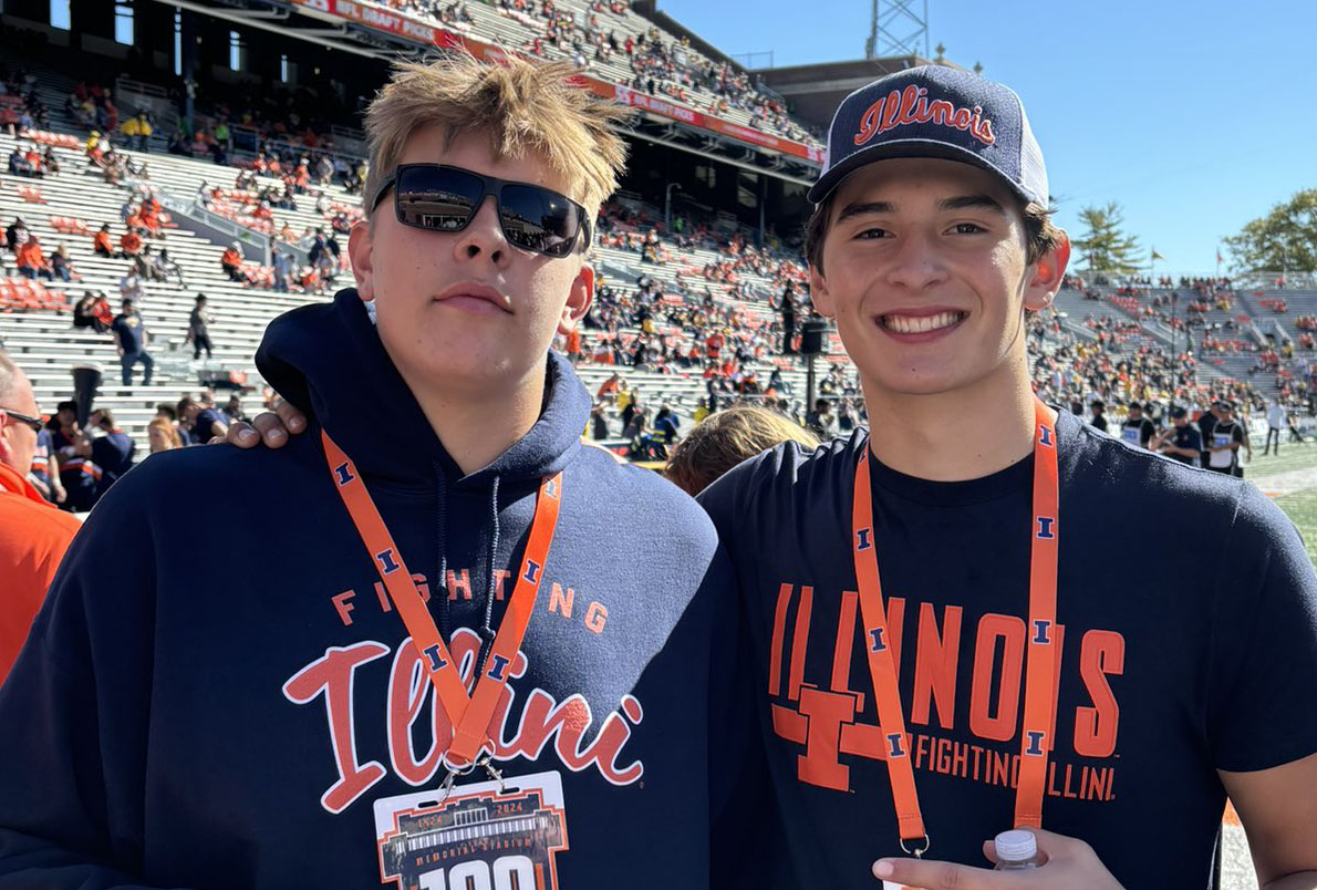Six Star Football | PLUS+ (@sixstarfootball) on Twitter photo Illinois’ Trench Talk: Next big men Talent wave in Land of Lincoln
⭐️Wagner blows up with more and more offers as huge trench talent🔥
STORY:▶️🔗sixstarfootball.com/article/illino…
<a href="/BlavalliasJr/">Bernard Lavallias Jr</a> <a href="/BrodyHibner/">Brody Hibner</a> <a href="/BIG_SWEEZER/">De’Andre “BIG SWEEZ”SWEEZER jr</a> <a href="/CameronW2027/">Cameron Wagner</a> <a href="/JosiahWall72467/">Josiah Wallace</a> Illinois’ Trench Talk: Next big men Talent wave in Land of Lincoln
⭐️Wagner blows up with more and more offers as huge trench talent🔥
STORY:▶️🔗sixstarfootball.com/article/illino…
<a href="/BlavalliasJr/">Bernard Lavallias Jr</a> <a href="/BrodyHibner/">Brody Hibner</a> <a href="/BIG_SWEEZER/">De’Andre “BIG SWEEZ”SWEEZER jr</a> <a href="/CameronW2027/">Cameron Wagner</a> <a href="/JosiahWall72467/">Josiah Wallace</a>