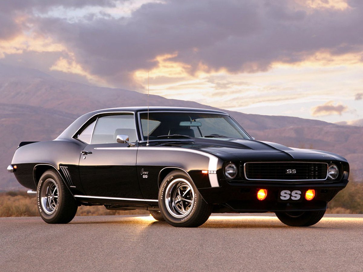 singhanmol9469's tweet photo. Classic Beauty:
"Some cars aren’t just vehicles—they’re timeless masterpieces. Would you rather take a ride in a ’67 Mustang or a ’69 Camaro? #ClassicCars #MuscleCarLegends" https://t.co/xaLttU0EUv