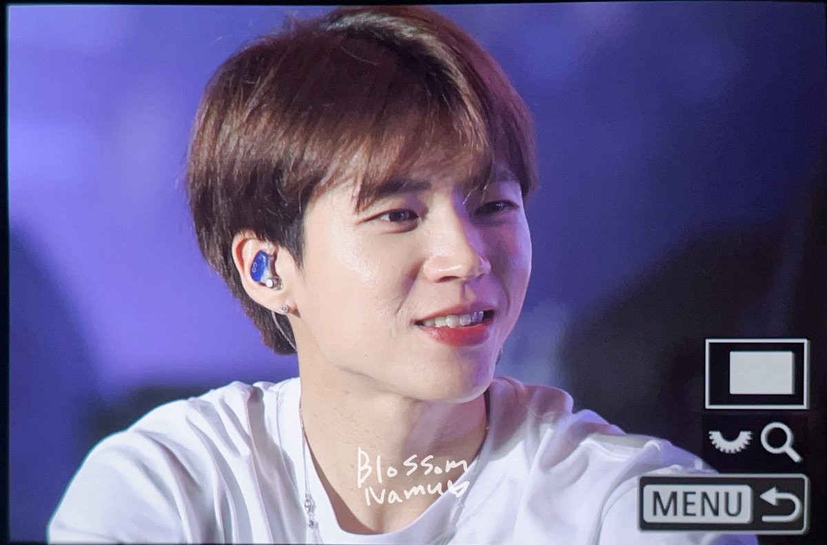 나는 유구한 갈색 덮머 사랑단이었으며,