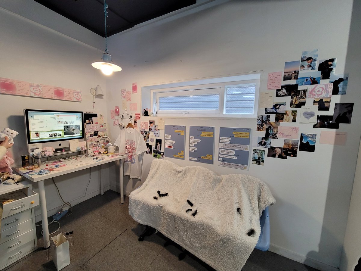 악마와 천사가 사내연애를...? 비밀연애지만 인도팀 복사기까지 알 정도면 그냥 공개 연애가 아닌가 싶은 둘의 연애를 잠깐 보고 왔습니다. 디저트 특전과 럭드가 마감되어 아쉬웠어요...ㅠ

#L32C
#천국에는이렇게예쁜천사가있구나
#니가천사면내가더예뻐해줬을텐데