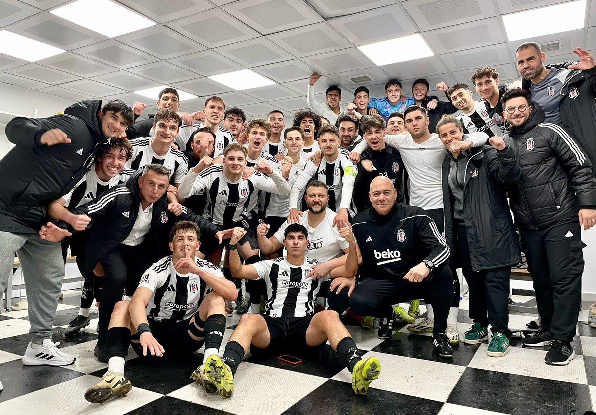 BEŞİKTAŞ 3-2 Galatasaray 

#Beşiktaş 🖤🤍🦅