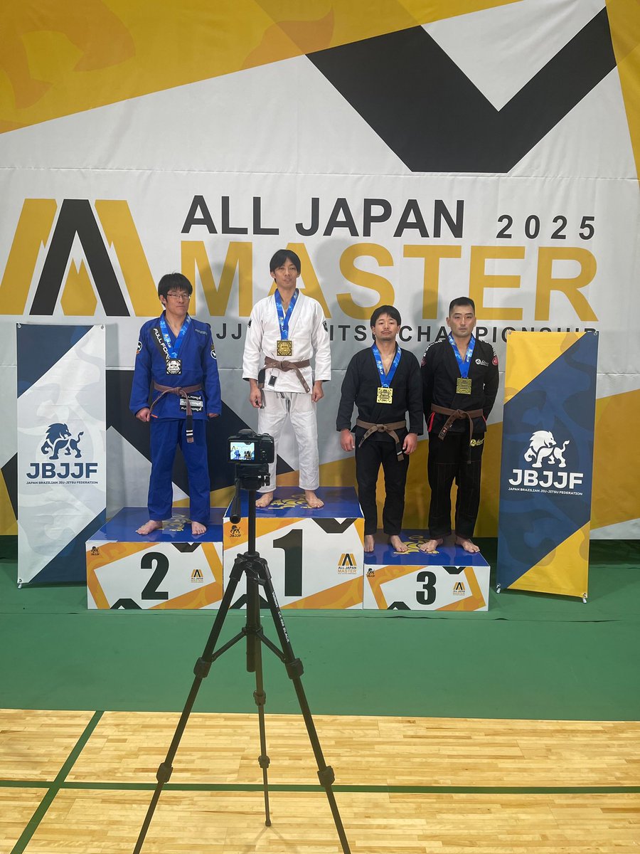 ryuta918's tweet photo. 全日本マスター柔術選手権でした
廣瀬先生優勝🥇
井坂君3位🥉
大金君3位🥉
櫻井3位🥉でした
有難うございます
#水戸大使  #総合格闘技 #MMA #ブラジリアン柔術 #キックボクシング #茨城県水戸市千波 #GRACHAN初代ウェルター級チャンピオン #rbloodmmaacademy #1971年生まれ  #現役の総合格闘家 #MrDEEP https://t.co/SsmV5GKN0n
