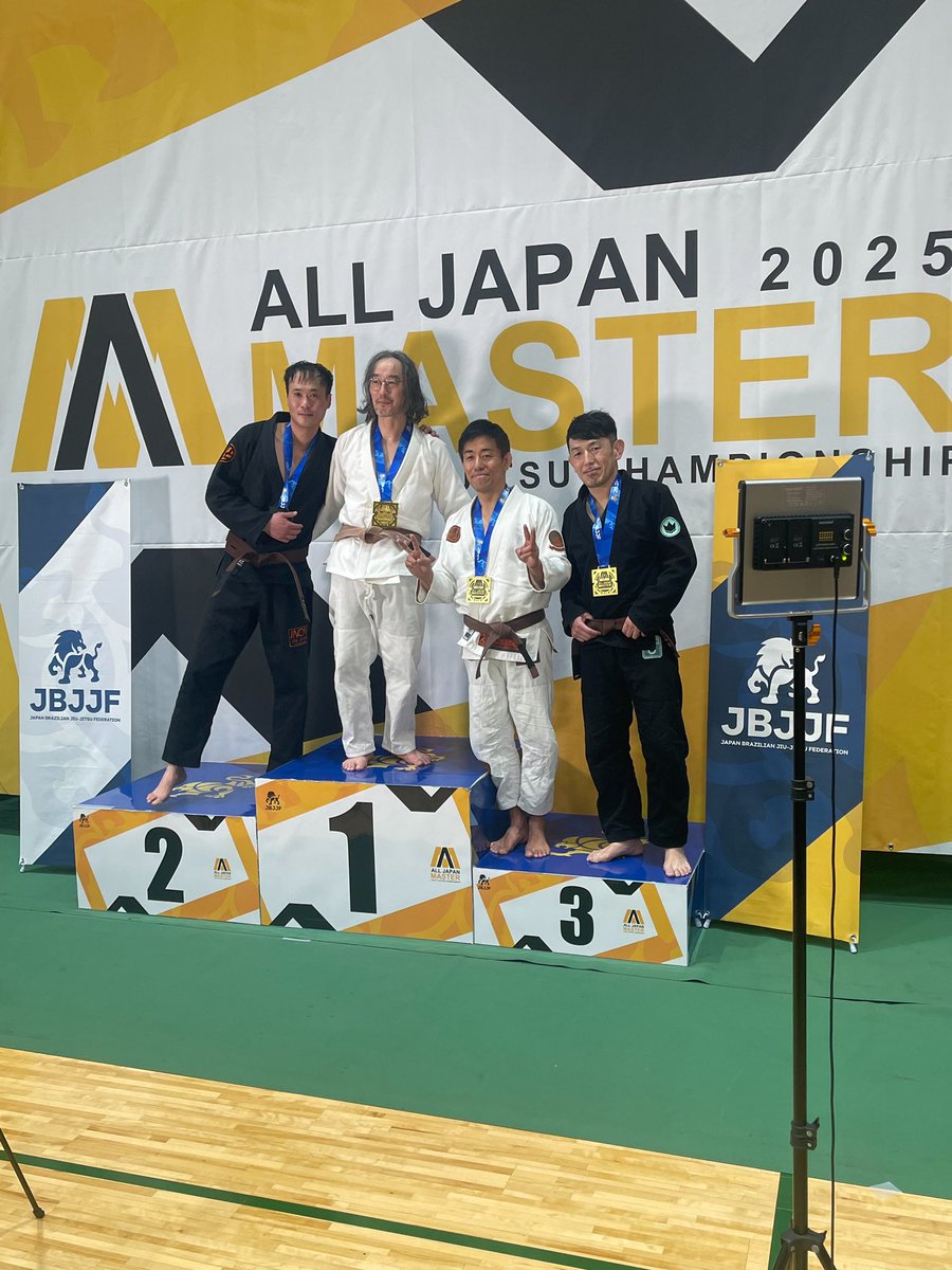 ryuta918's tweet photo. 全日本マスター柔術選手権でした
廣瀬先生優勝🥇
井坂君3位🥉
大金君3位🥉
櫻井3位🥉でした
有難うございます
#水戸大使  #総合格闘技 #MMA #ブラジリアン柔術 #キックボクシング #茨城県水戸市千波 #GRACHAN初代ウェルター級チャンピオン #rbloodmmaacademy #1971年生まれ  #現役の総合格闘家 #MrDEEP https://t.co/SsmV5GKN0n