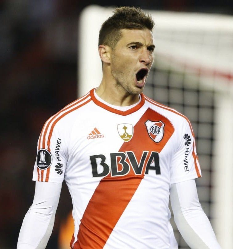 👍♥️ALARIO | Eligió mal en ir a Brasil antes que volver a River? Puede ser. Pero este tipo nos hizo gritar muchos goles y uno de ellos fue tan hermoso que nos ayudó a levantar la tercera Libertadores en casa. Yo lo respeto y hoy lo aplaudo. Agradecido siempre!